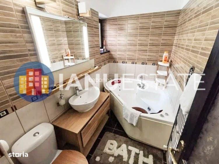 Apartament cu 2 camere decomandat în Victoriei