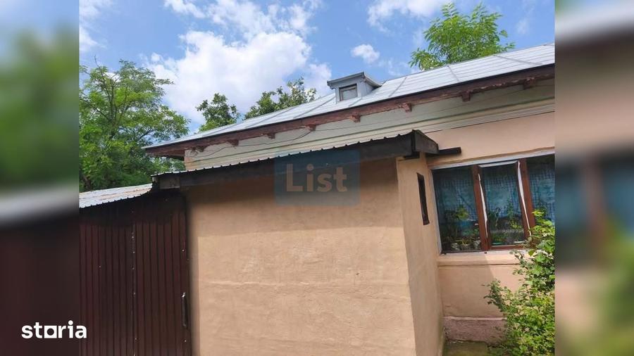 Casă cu 7 camere cu Teren 1400 Mp în Poienarii Burchii