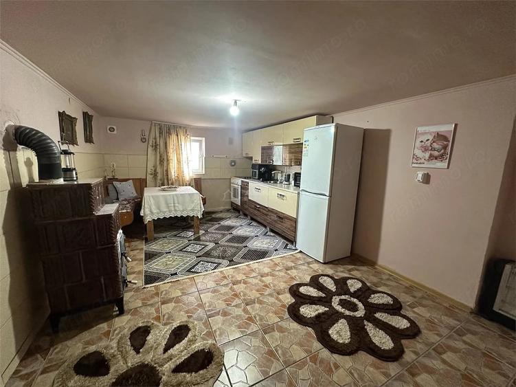 Casă cu 5 camere cu Teren 1500 Mp în Doclin