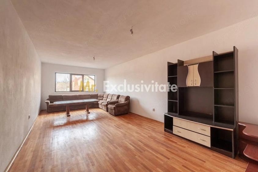 Casă cu Teren 4563 Mp în Central