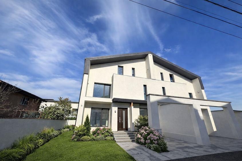 Duplex cu 5 camere cu Canalizare în Central