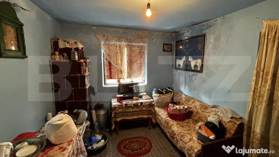 Casă cu 3 camere cu Teren 1427 Mp în Central
