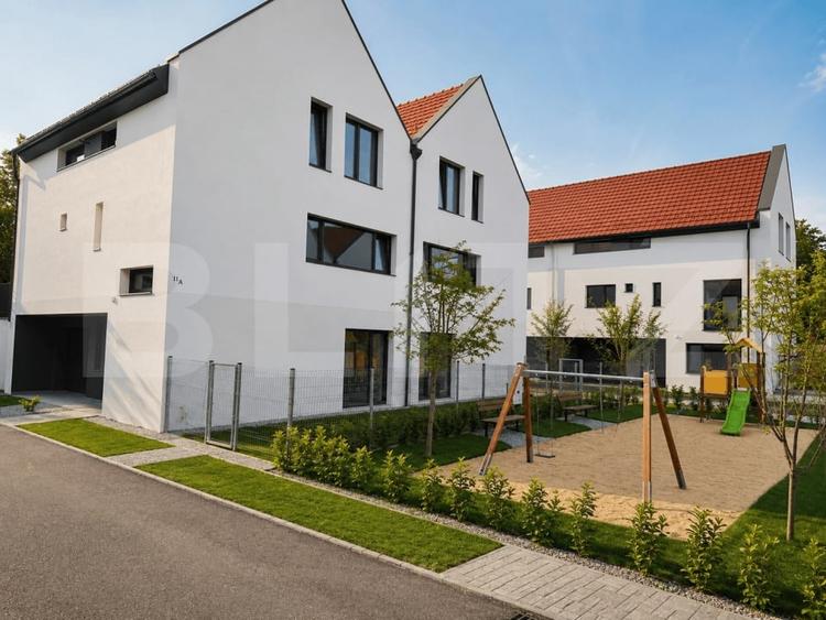 Duplex cu 4 camere cu Canalizare în Bună Ziua
