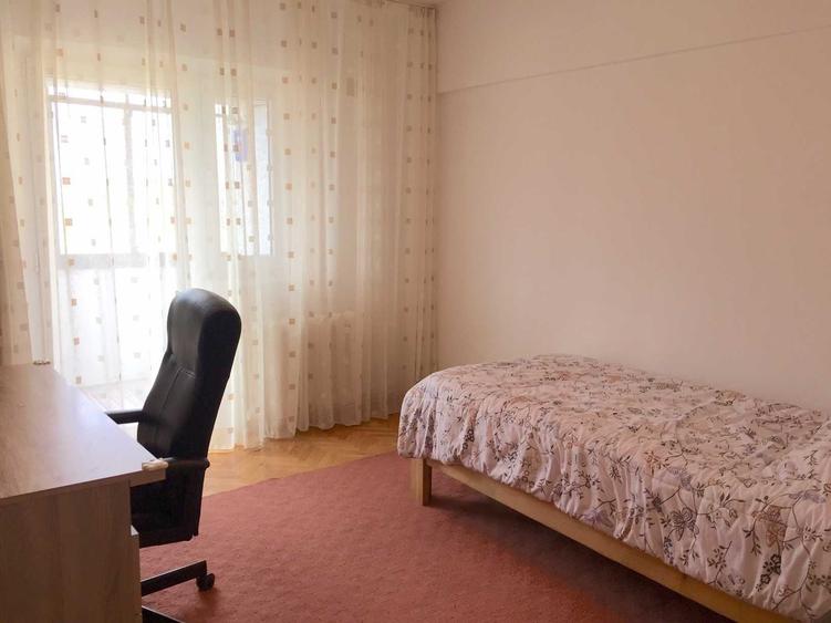 Apartament cu 3 camere decomandat în Independenței