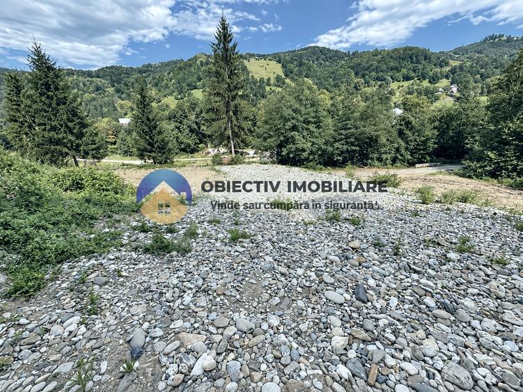 Teren intravilan de 4500 mp, în Pângărați