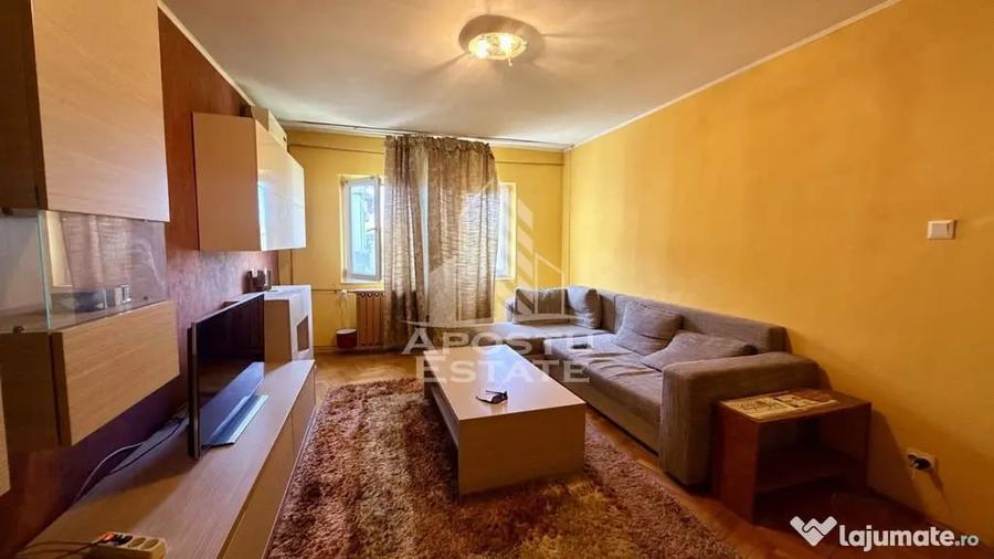 Apartament cu 3 camere decomandat în Central