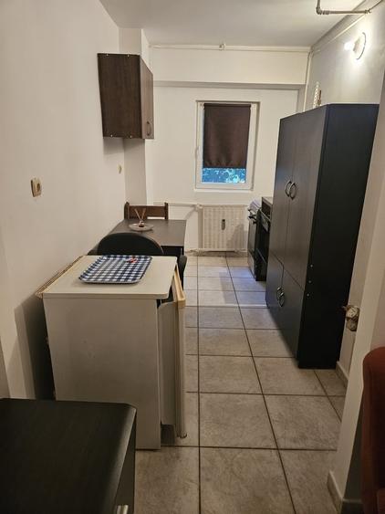 Garsonieră decomandată, mobilată în Basarab