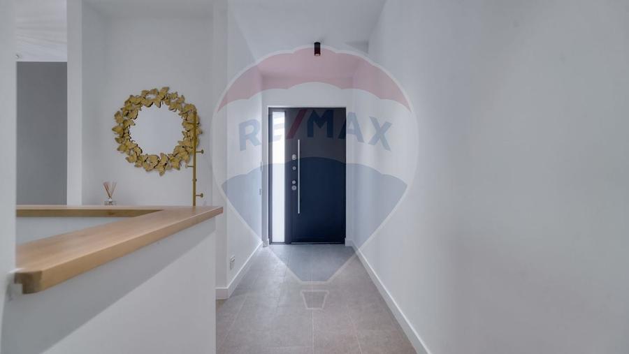 Apartament cu 3 camere decomandat, mobilat în Warthe