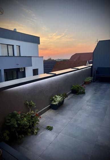Apartament cu 2 camere decomandat în Sânmartin