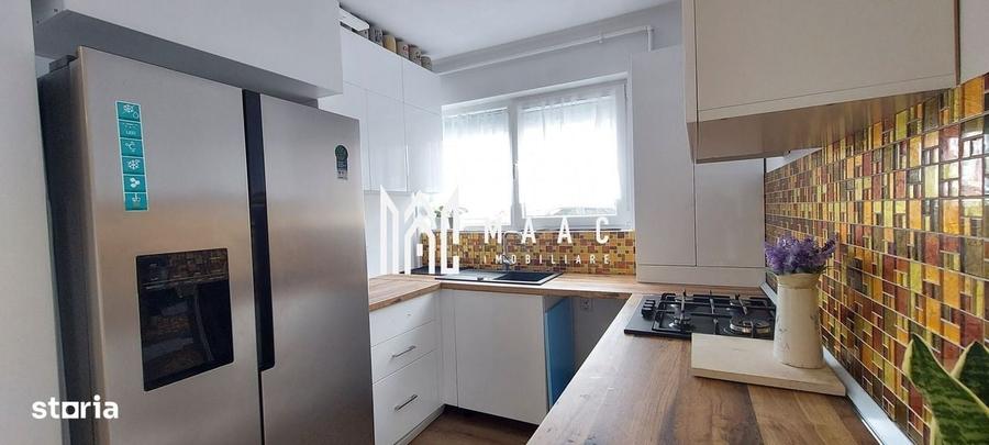 Apartament cu 3 camere semidecomandat în Central
