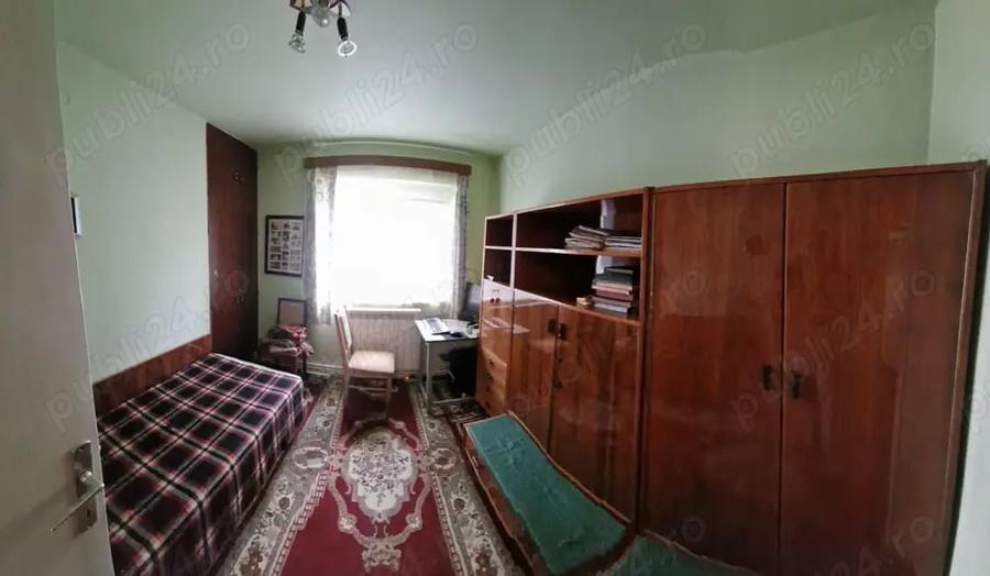 Apartament cu 3 camere semidecomandat în Central