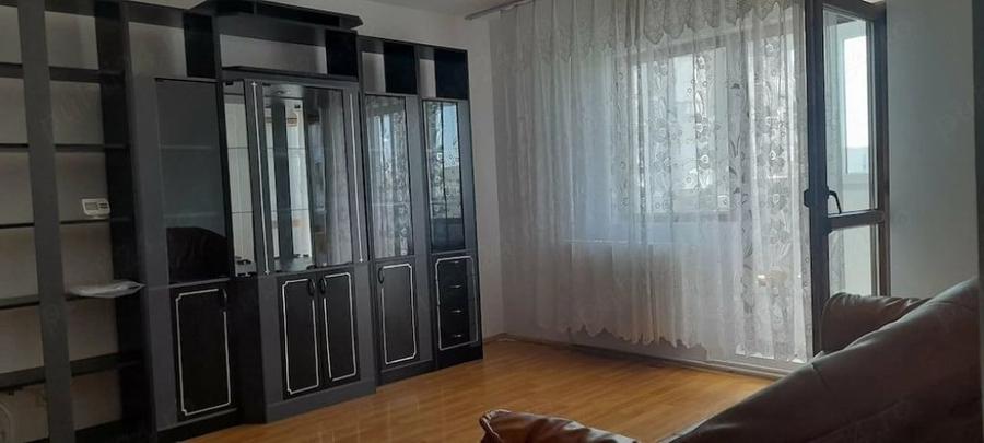 Apartament cu 2 camere decomandat în Micro 20