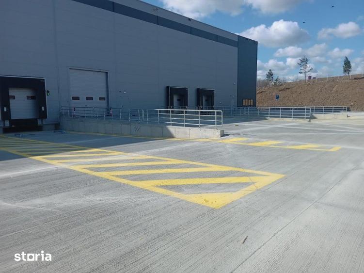 Spațiu comercial, de 900 mp, în Central