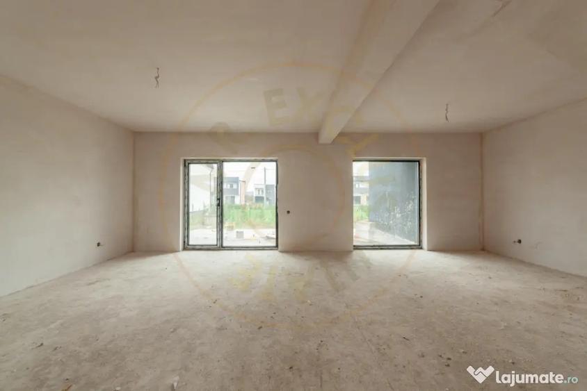 Casă cu 4 camere cu Teren 470 Mp în Micești