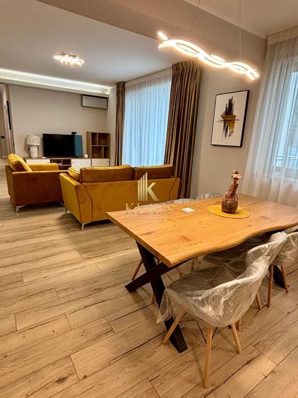 Apartament cu 3 camere, mobilat în Victoriei