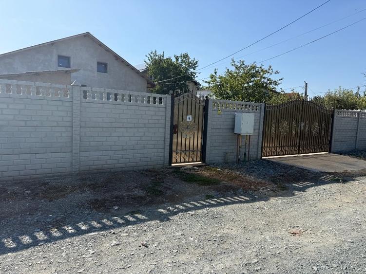 Casă individuală cu 4 camere cu Canalizare în Chirnogi