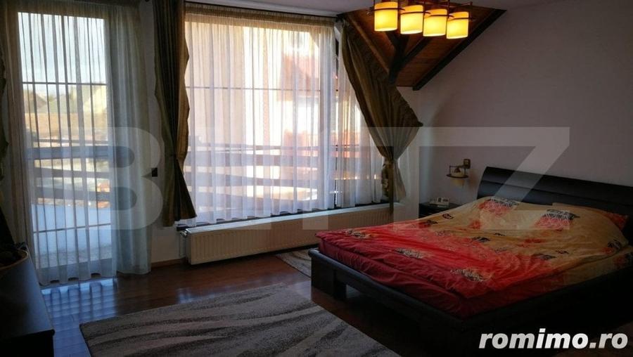 Casă cu 9 camere cu Teren 430 Mp în Central