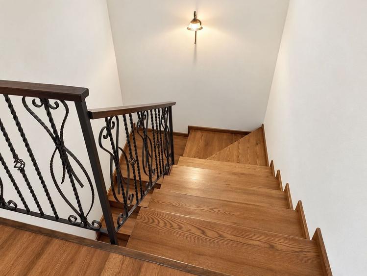 Duplex cu 4 camere cu Teren 200 Mp în Florești