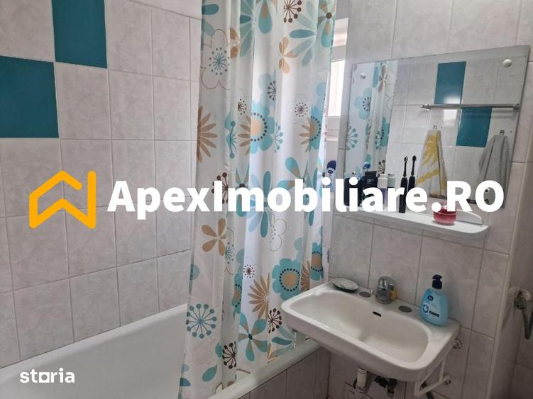 Apartament cu 3 camere decomandat în Ștefan cel Mare