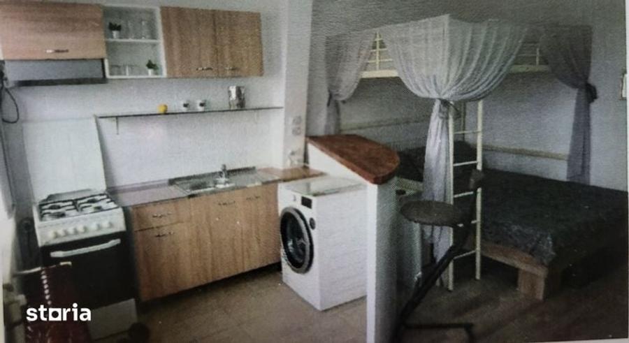 Garsonieră în Titan