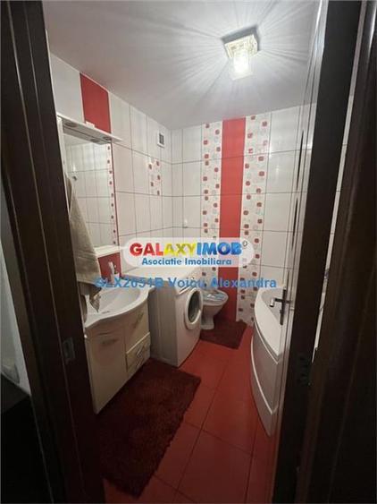 Apartament cu 3 camere decomandat, mobilat în Berceni