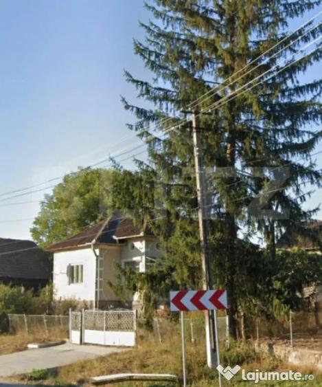 Casă cu 2 camere cu Teren 3400 Mp în Recea-Cristur