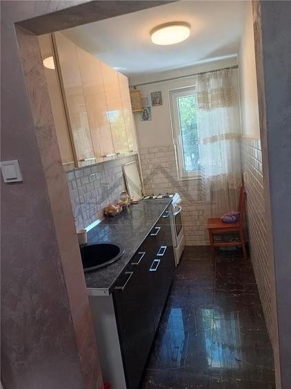 Apartament 2 camere decomandat in Podu Ros, 40 mp, Etaj 1 - 3