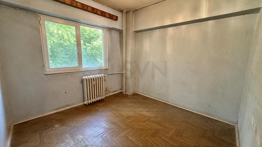 Apartament cu 4 camere decomandat în Lacul Tei