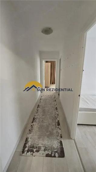 Apartament cu 3 camere semidecomandat în Berceni