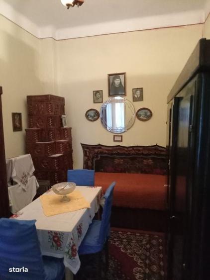 Casă cu 4 camere în Central