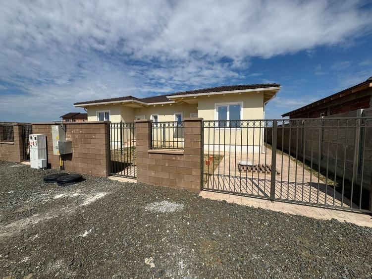 Duplex cu 3 camere cu Canalizare în Moșnița Nouă
