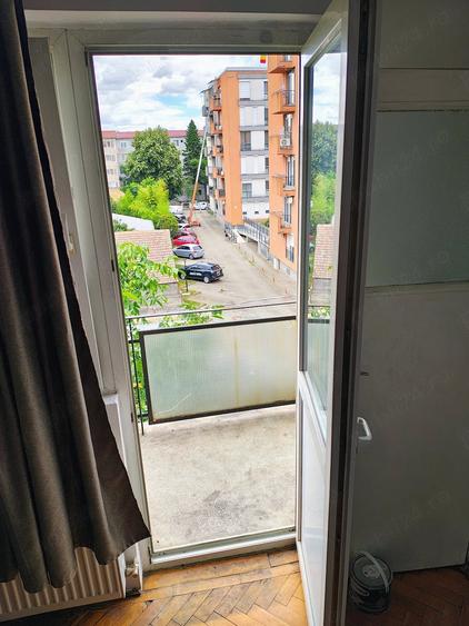 Apartament cu 2 camere semidecomandat în P-ța Doina