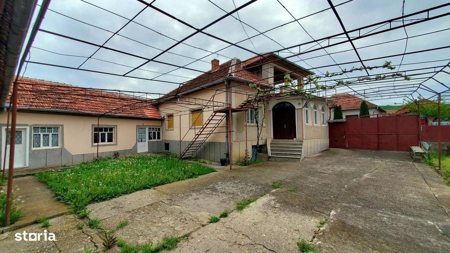 Casă cu 4 camere în Crâncești