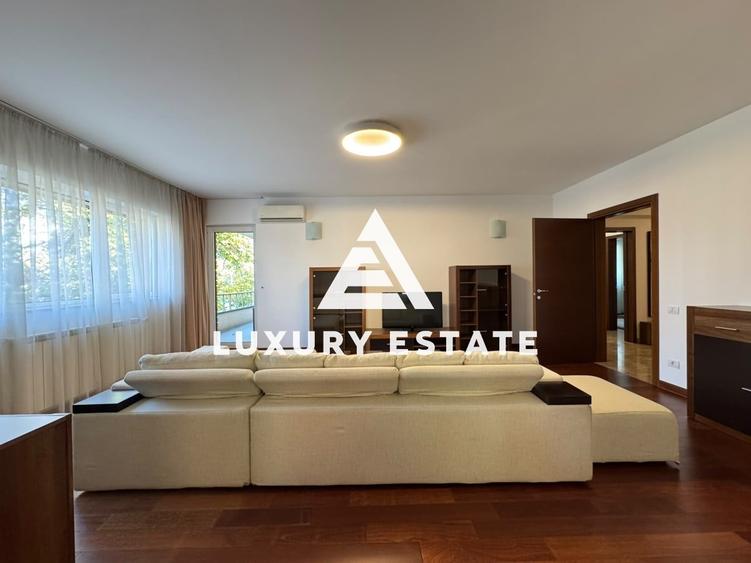 Apartament cu 4 camere decomandat în Polonă