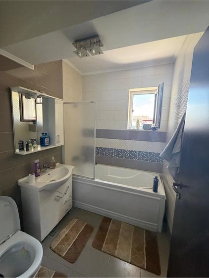 Apartament cu 2 camere semidecomandat în Decebal