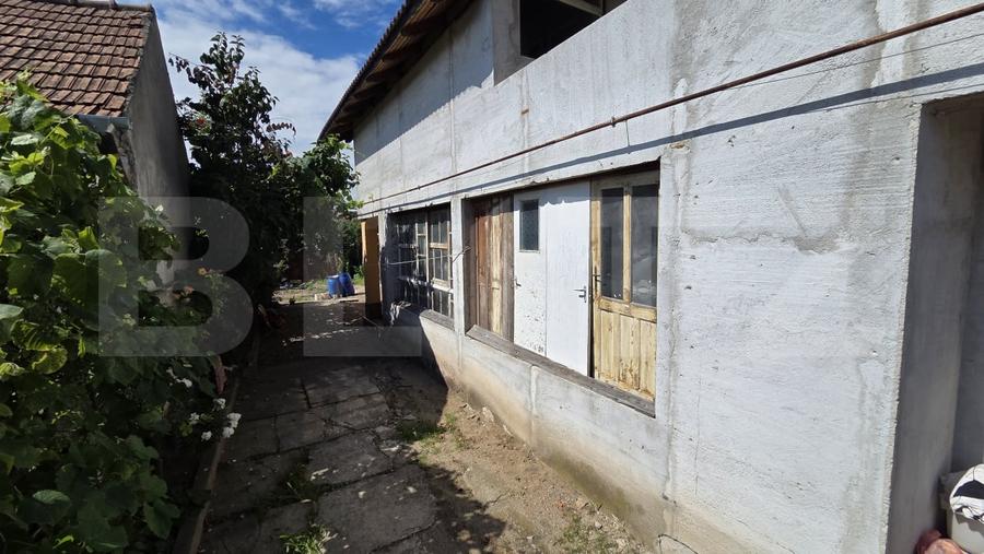 Casă individuală cu 12 camere cu Garaj în Central