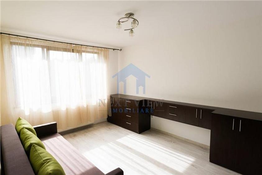 Apartament cu 3 camere decomandat în Plopilor