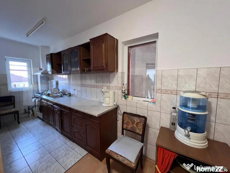 Casă cu 7 camere cu Teren 430 Mp în Gruia