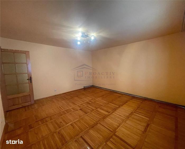 Apartament cu 3 camere decomandat în Paltin