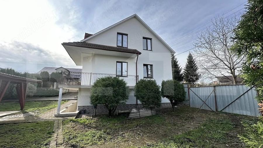 Casă individuală cu 6 camere cu Canalizare în Voiniceni