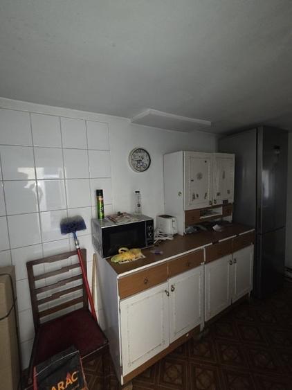 Casă individuală cu 5 camere cu Canalizare în Obor