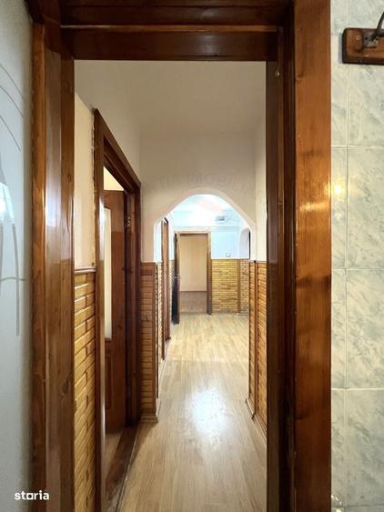 Apartament cu 3 camere decomandat în Micro 13