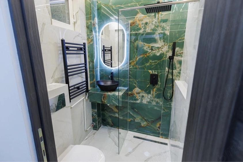 Apartament cu 3 camere semidecomandat în Central