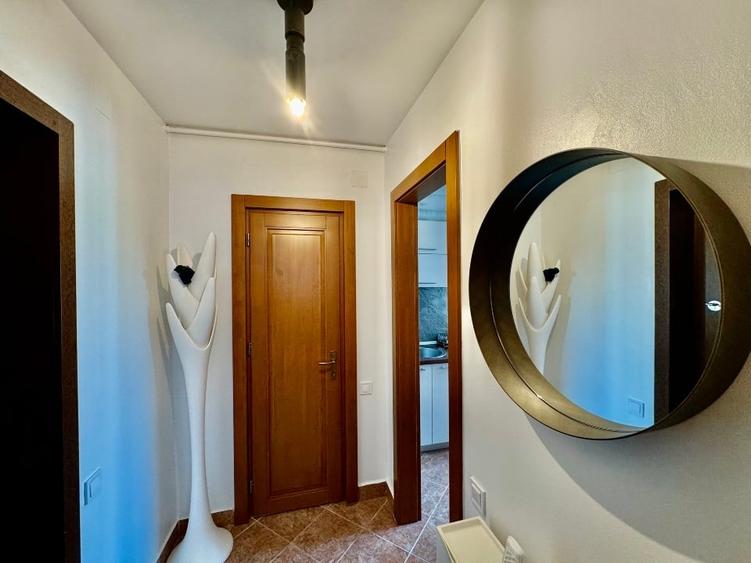 Apartament cu 2 camere decomandat, mobilat în Cornișa