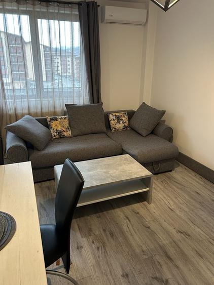 Apartament cu 2 camere decomandat în Florești