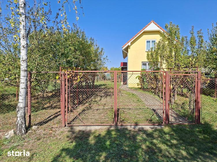 Casă cu 2 camere cu Teren 500 Mp în Bercu Roșu