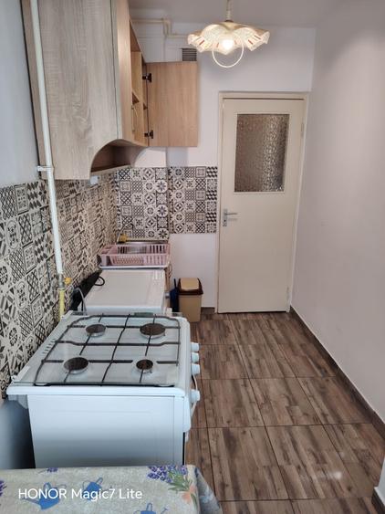 Garsonieră decomandată în Dâmbu Pietros