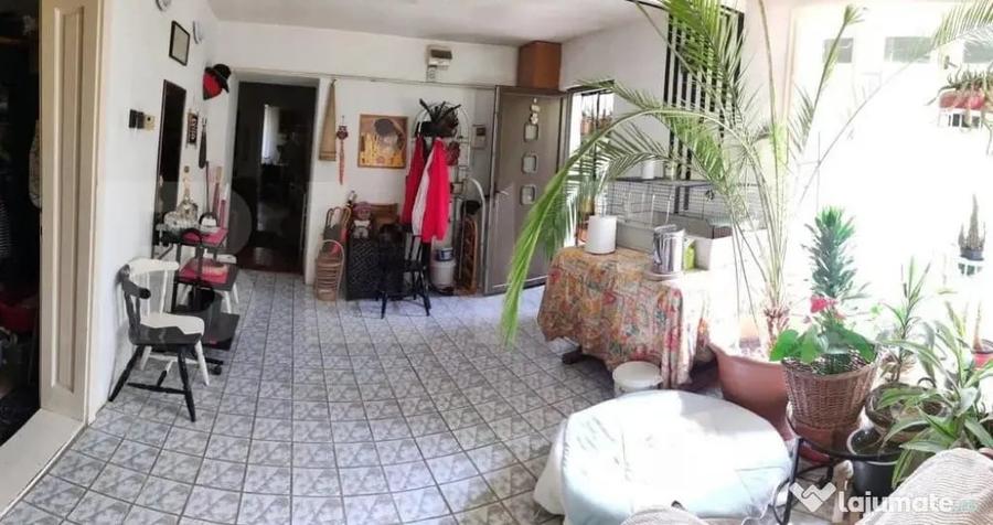Casă cu 7 camere cu Teren 330 Mp în Burdea