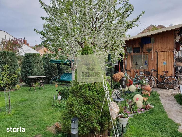 Casă cu 5 camere cu Teren 336 Mp în Piața Cluj