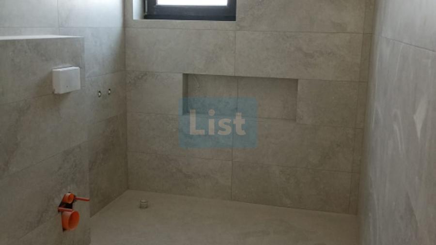 Apartament cu 3 camere decomandat în Micro 14